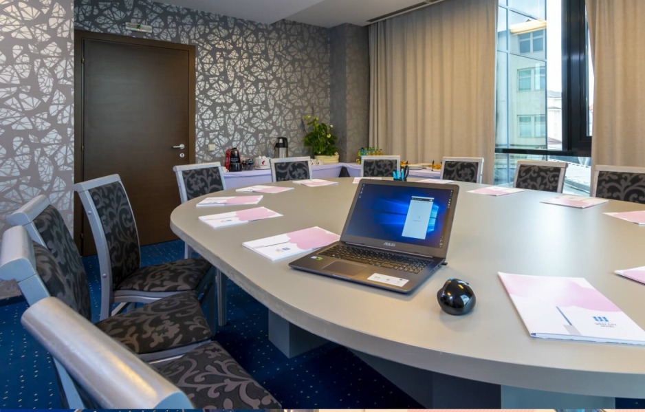 sala-de-conferinte-board-room-west-city-hotel